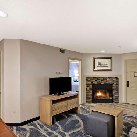 Homewood Suites By Hilton Windsor Locks Hartford Экстерьер фото