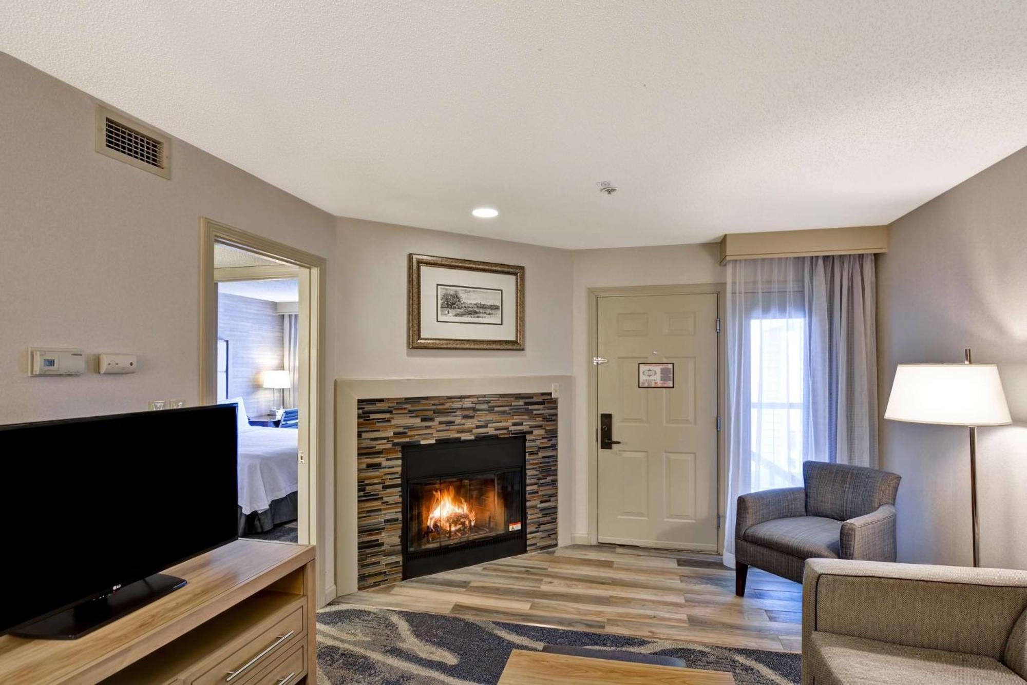 Homewood Suites By Hilton Windsor Locks Hartford Экстерьер фото